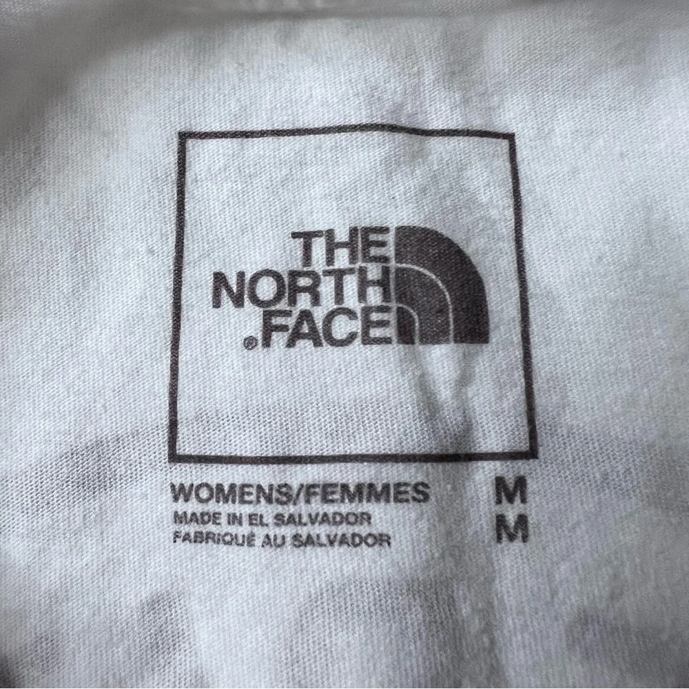 The North Face women’s white short sleeve tshirt size medium - Picture 4 of 4